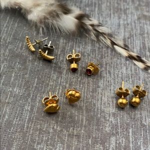 🌟3/$15 80’s Vintage set of 4 earrings